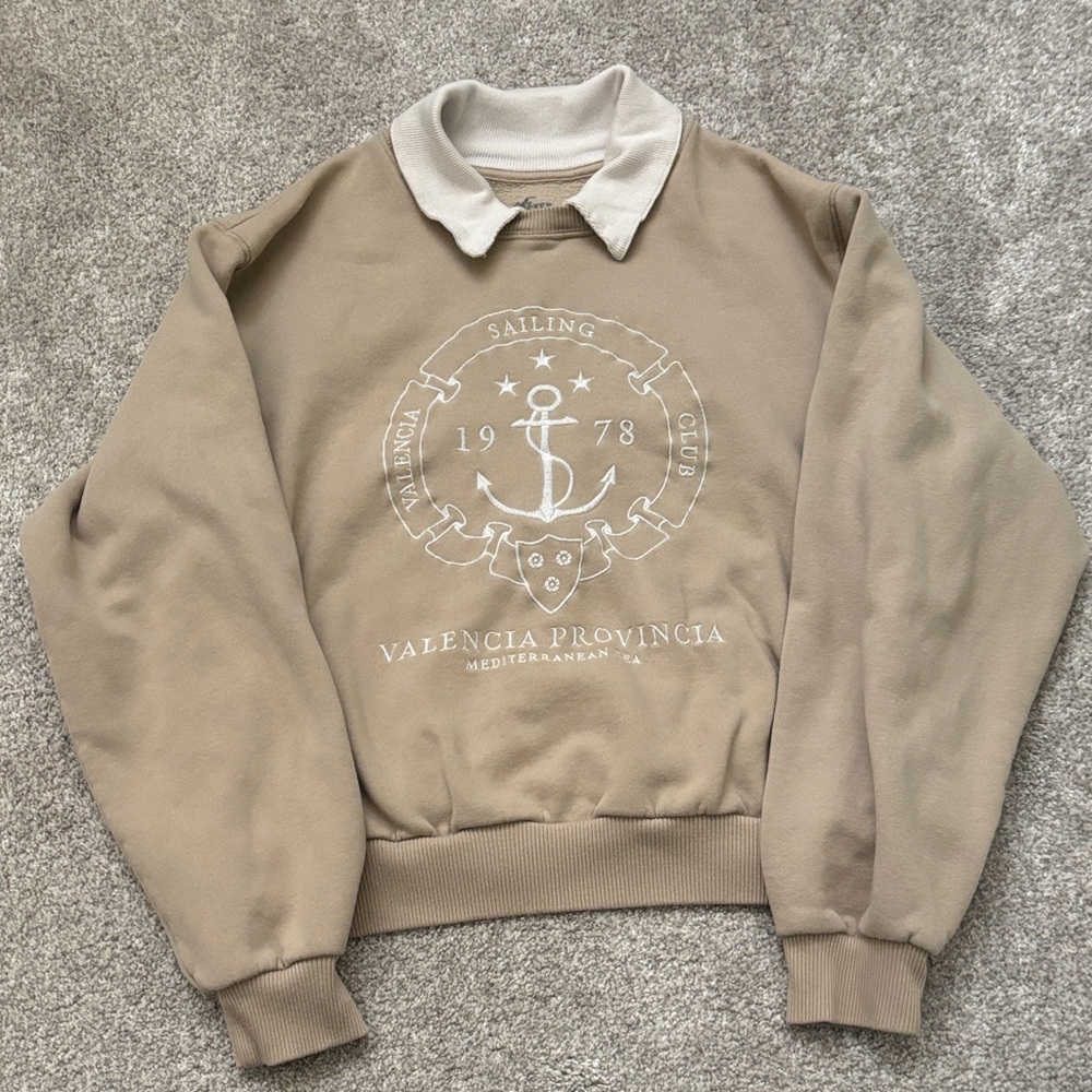 Hollister Beige Crewneck Sweater